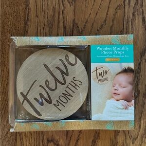 Kate & Milo Wooden Baby Milestone Discs- 1 Month through 12 Months